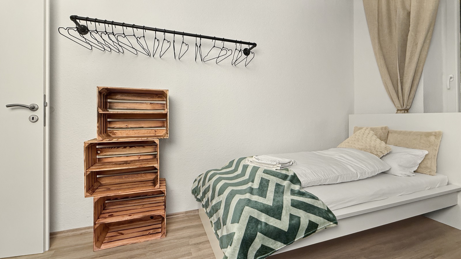 Nok 4 — Harbour Loft — Wilhelmshaven · Ebertstraße