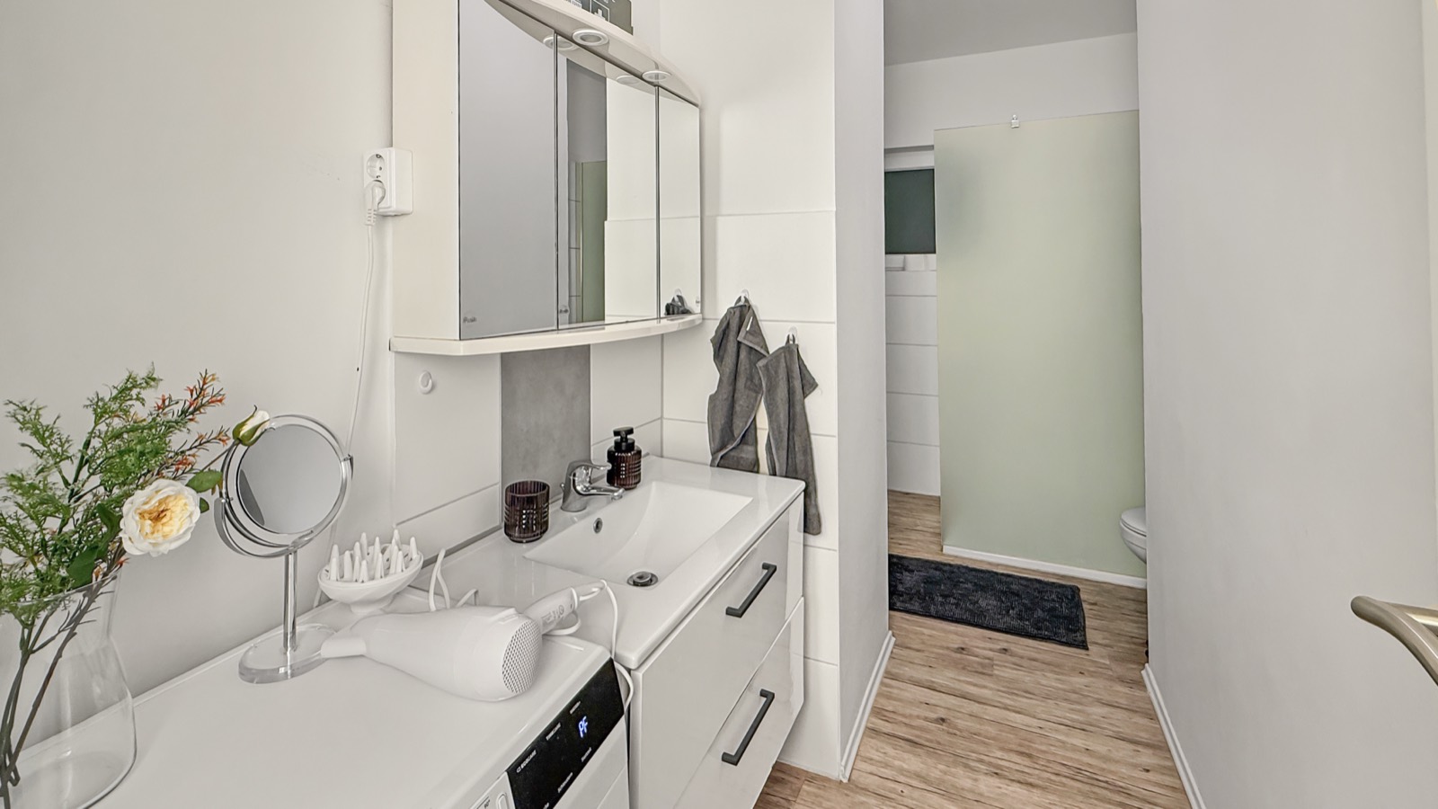 Nok 4 — Harbour Loft — Wilhelmshaven · Ebertstraße